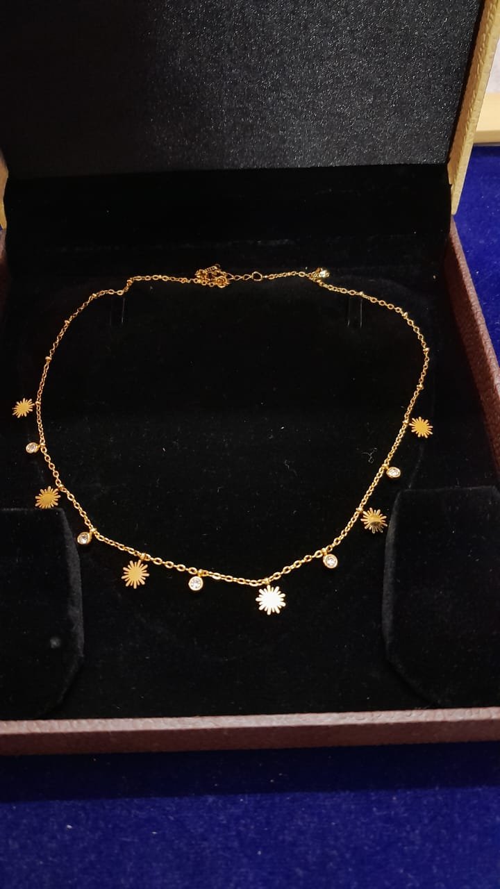 ARTIFICIAL-JEWELLERY-NECKLESS-FOR-WOMEN