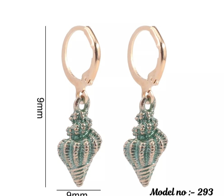 Cute shell style earrings green,pink golden