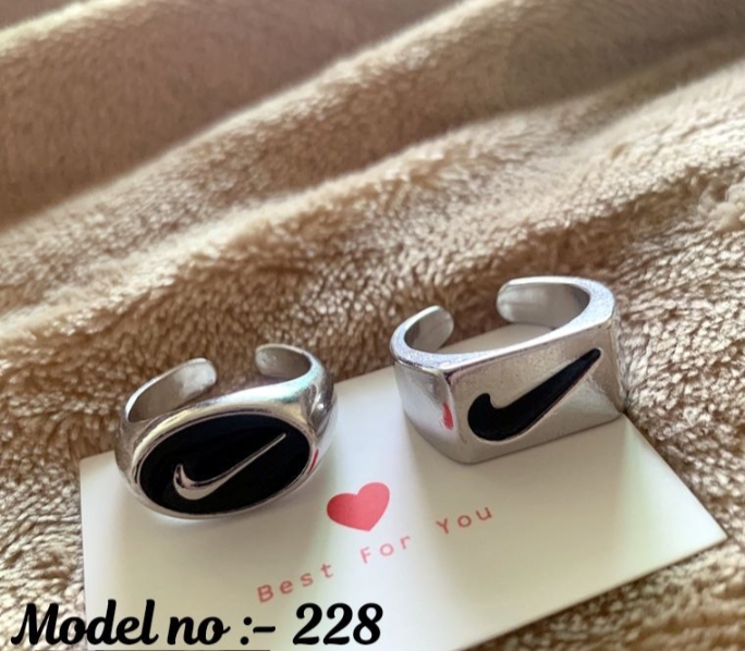 Branded couple ring set 