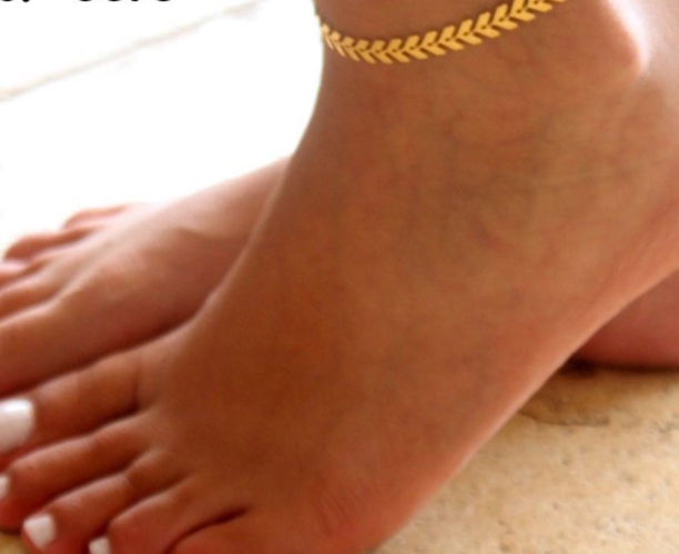 Beautiful anklet single piece not pair